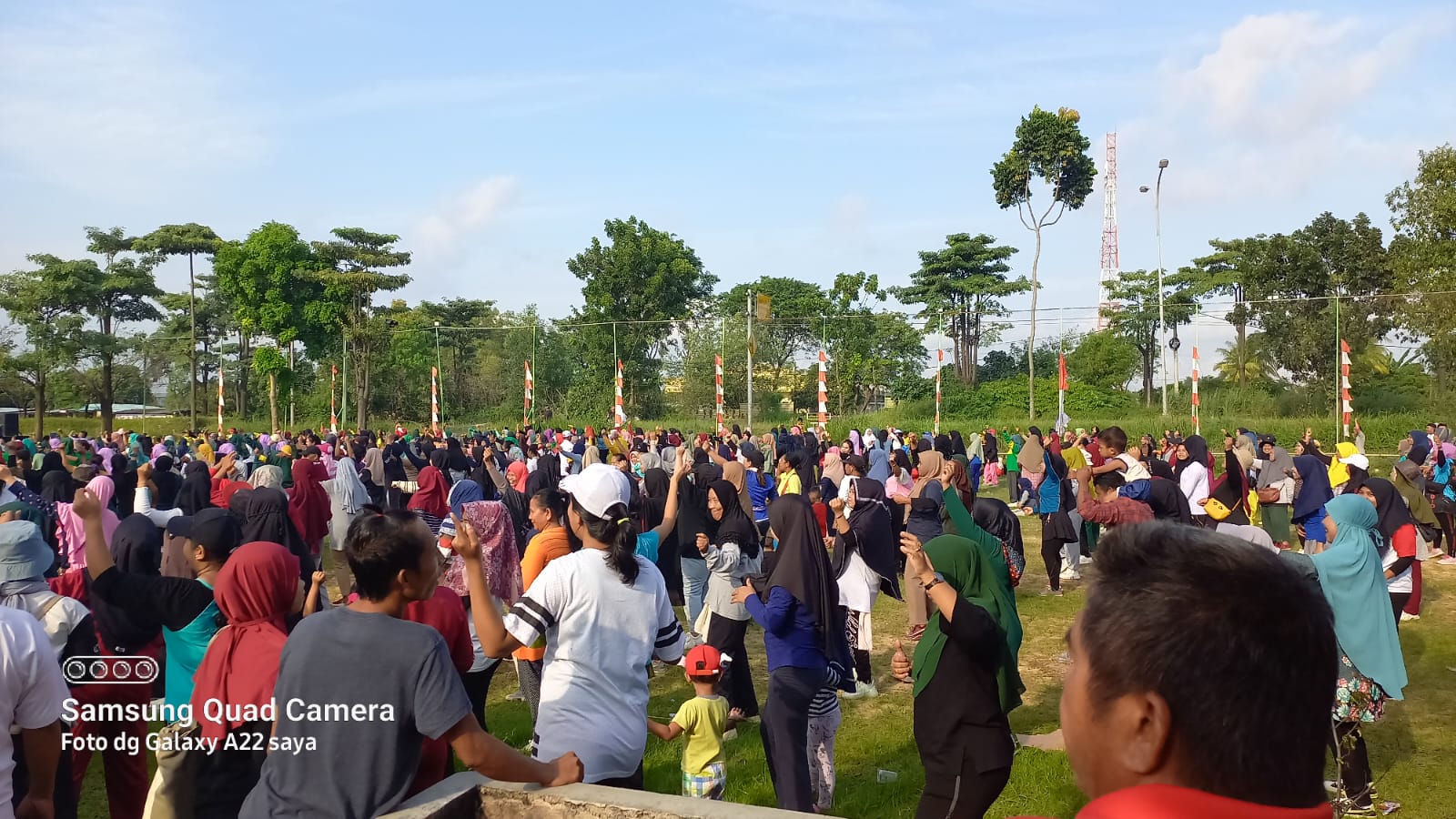 Ribauan Masyarakat Kota Batam Ikuti Senam Sehat Bersama Amsakar Achmad