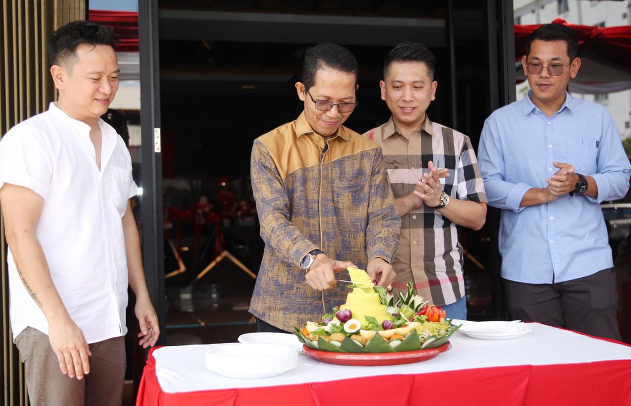 Amsakar Achmad Menghadiri Grand Opening Kantor Imago Interior di Kota Batam