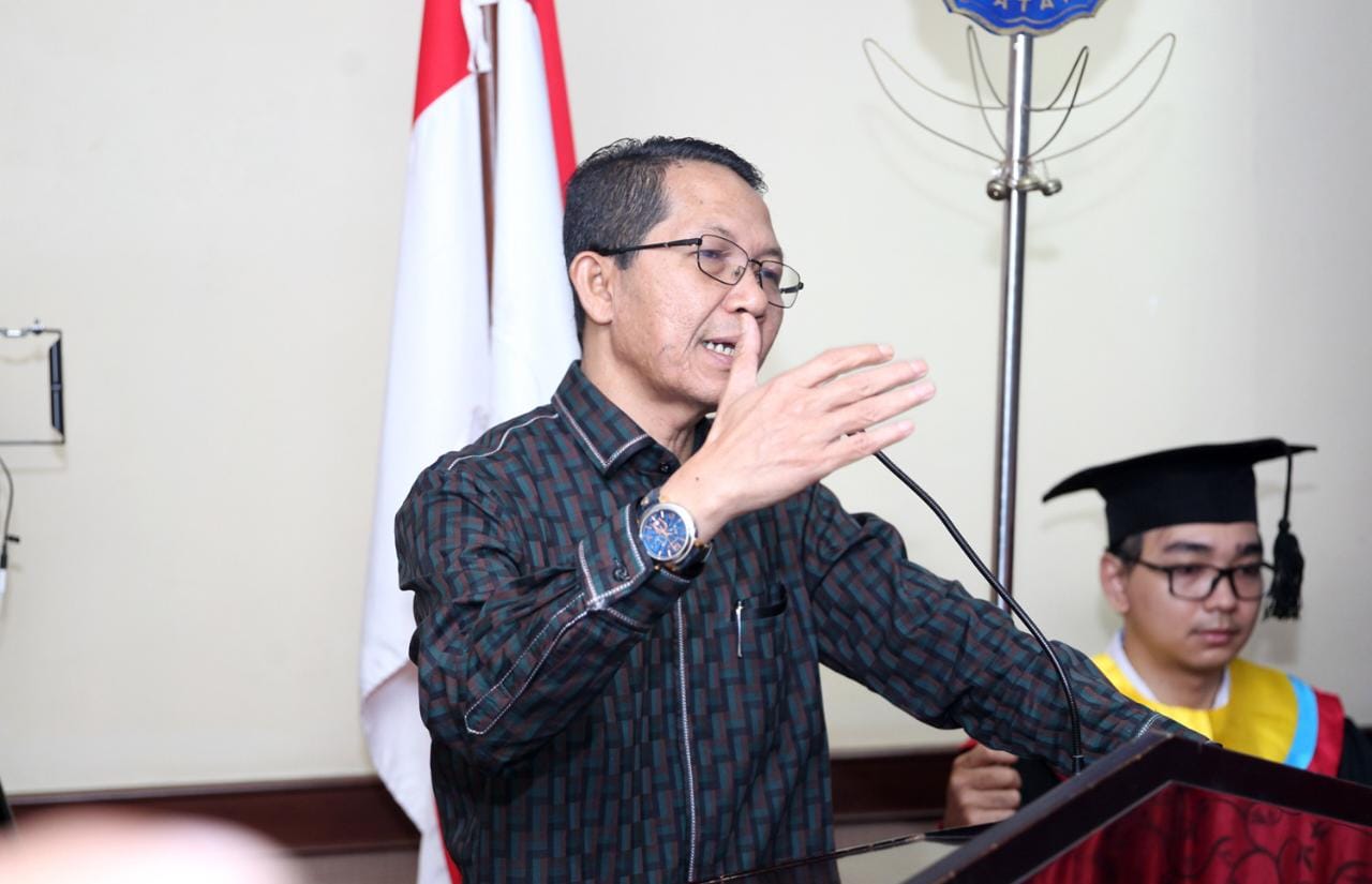 Amsakar Achmad Berpesan Saat Hadiri Acara Wisuda STIKOM Muhammadiyah Batam