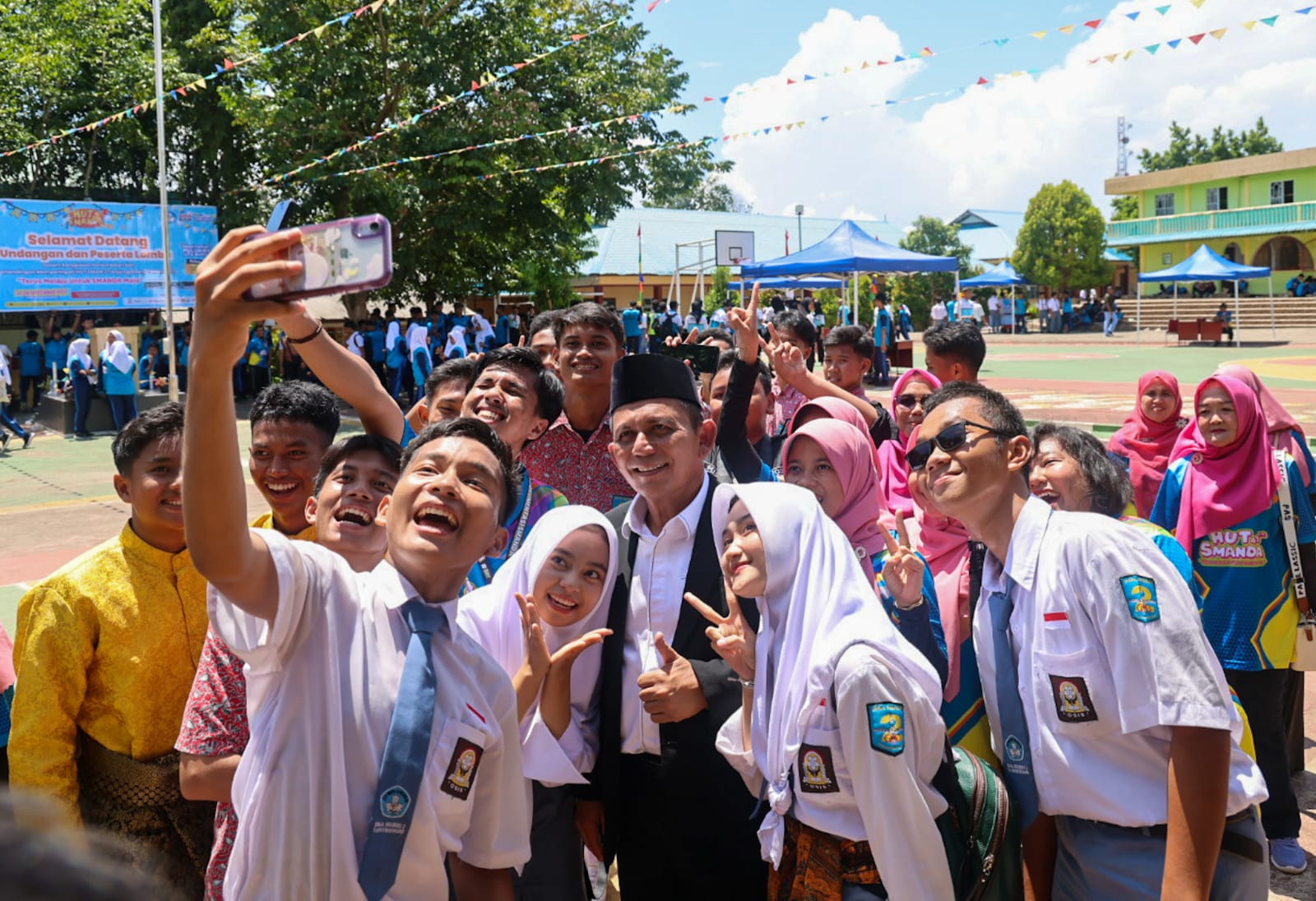 HUT ke-45 SMANDA 2 Tanjungpinang, Gubernur Ansar Suntikkan Semangat Untuk Siswa - siswi