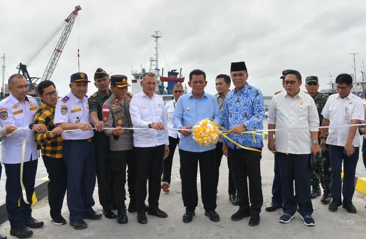 Gubernur Resmikan Pelabuhan Pengumpan Penagi Ranai